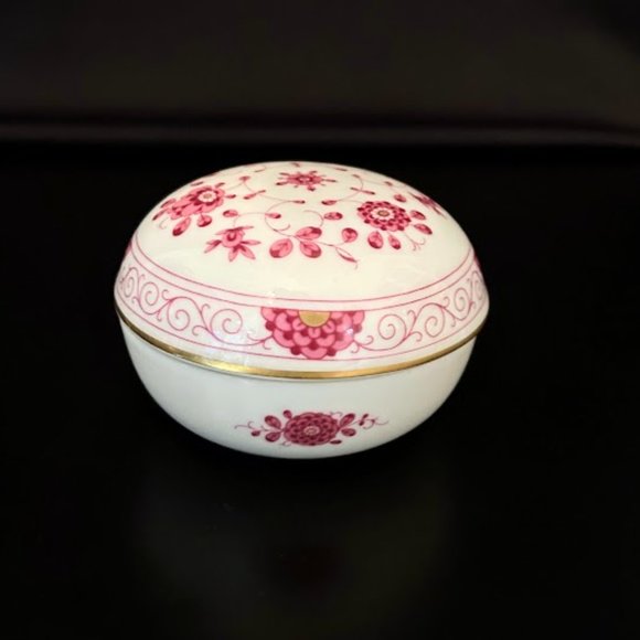 EUC AK Kaiser Petersburg Floral w Gold Trim Porcelain Round Trinket Box Germany - Picture 3 of 8